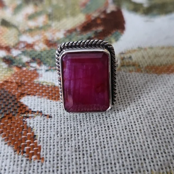 Ruby Ring - Picture 4 of 7